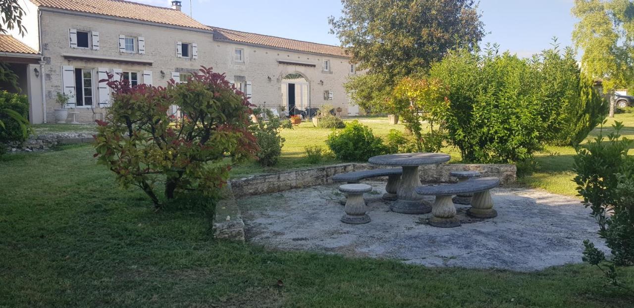La Revetizon Bed & Breakfast Siecq Dış mekan fotoğraf